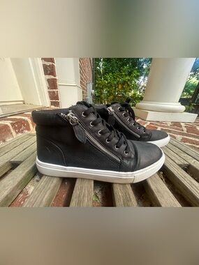 Report Black Women's High Top Shoe with Side Zip for Easy On/Off Size 8
